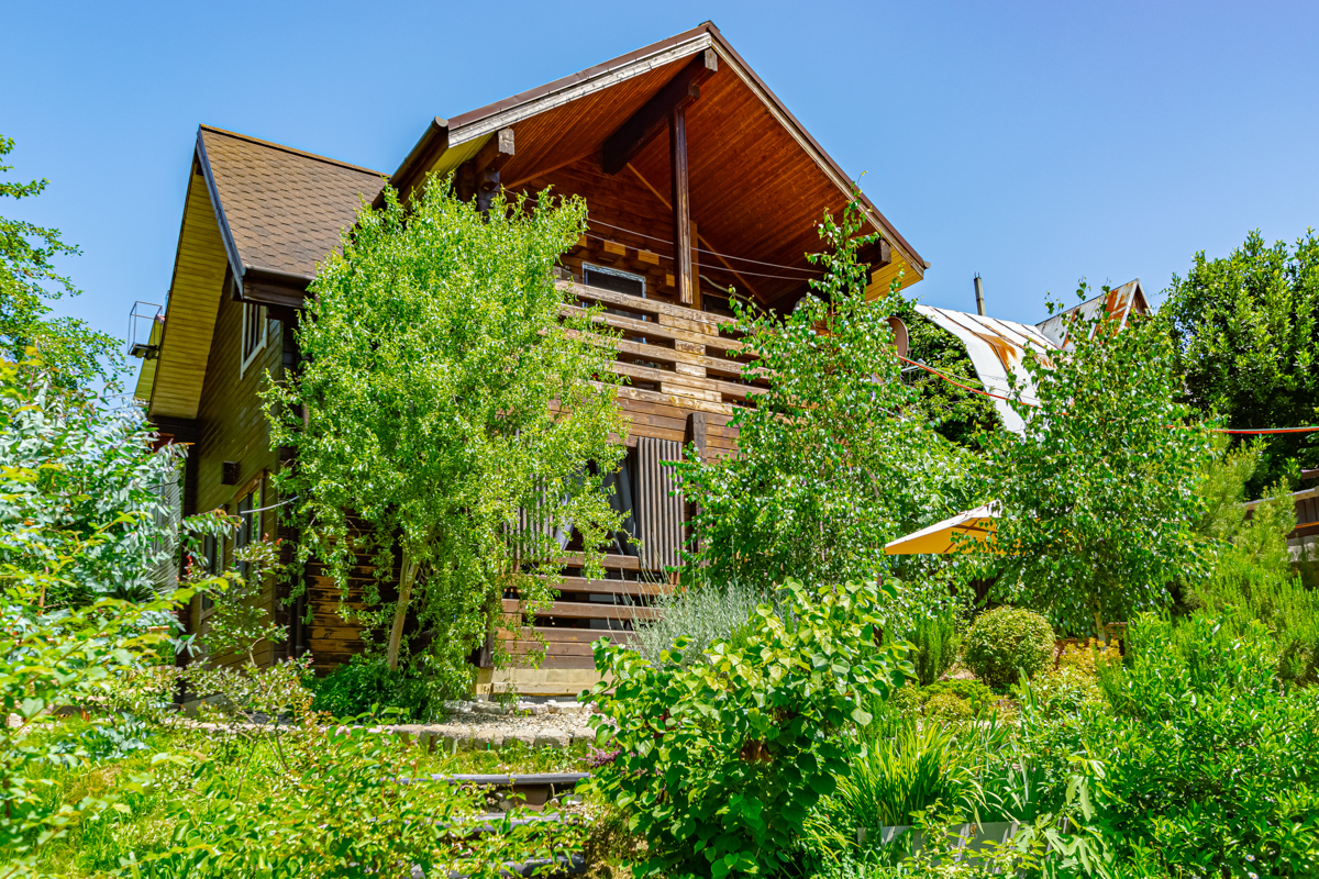 Стильный уютный дом в центре города!