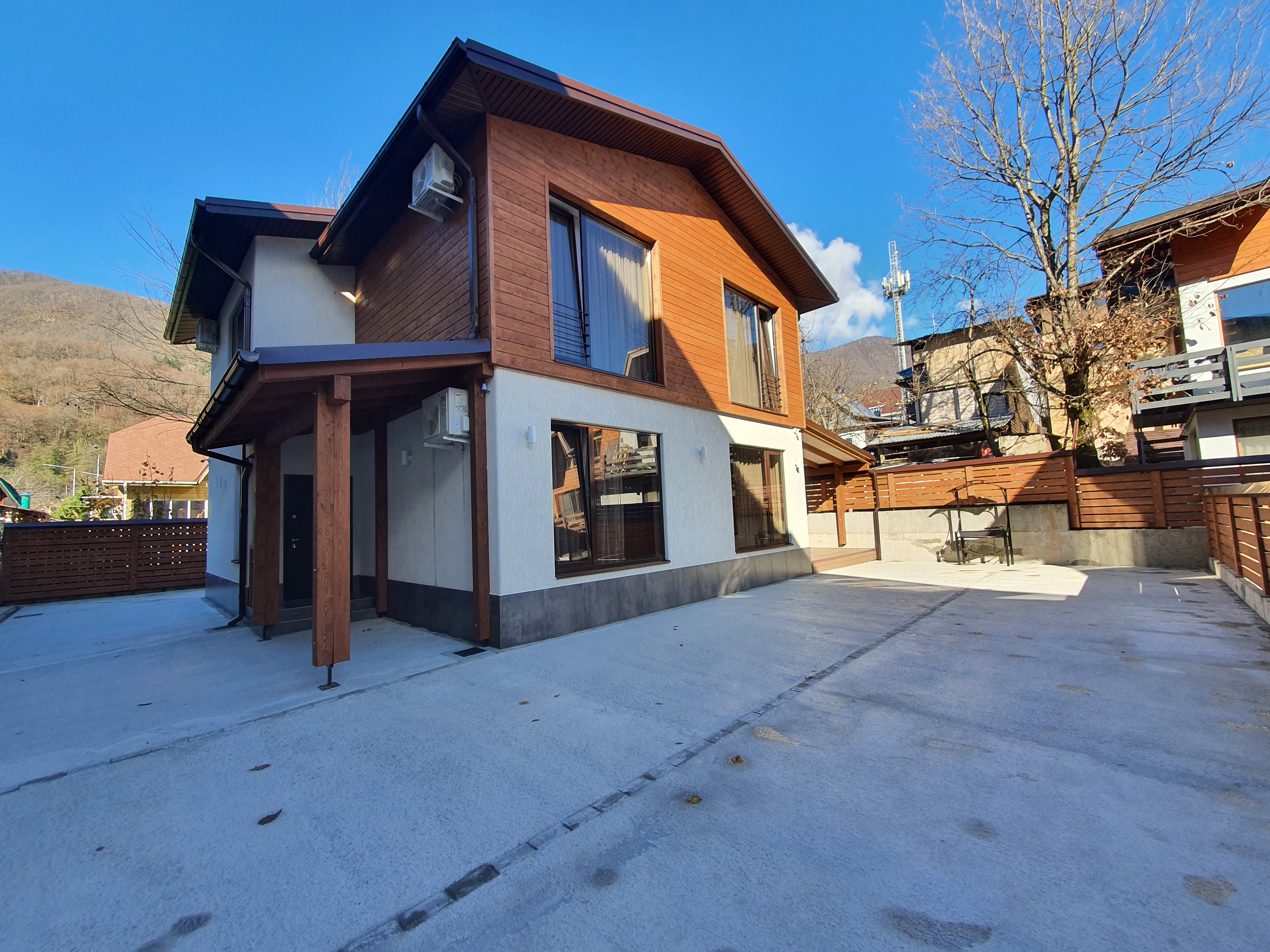 Дом в стиле Шале