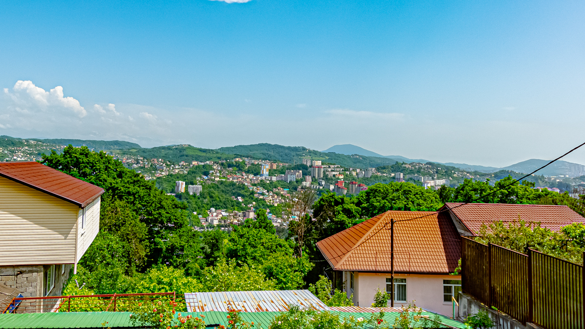 Дом в центральном районе Сочи с видом на горы