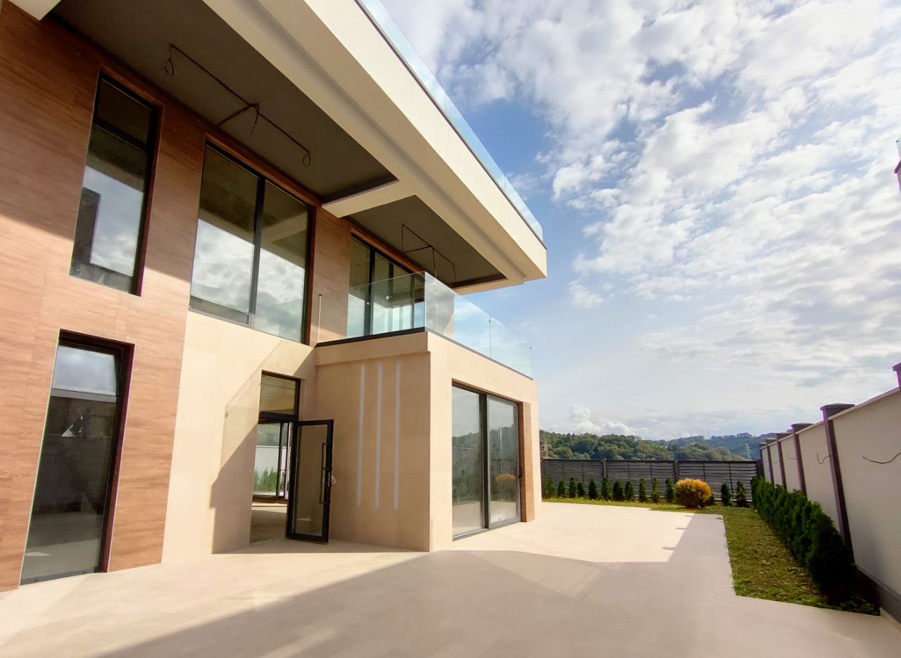 Коттедж с видом на взлетную полосу