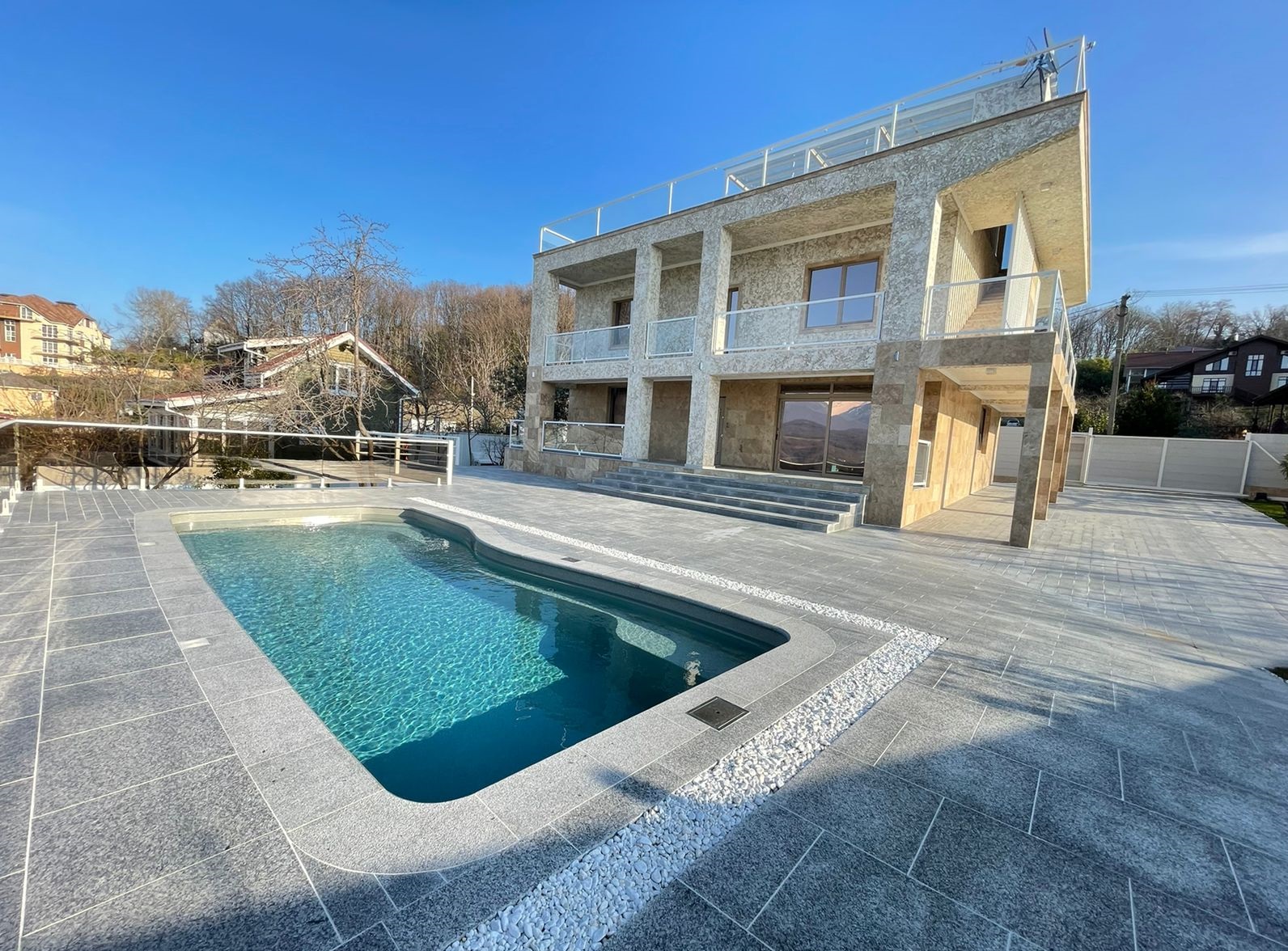 Роскошный двухэтажный дом