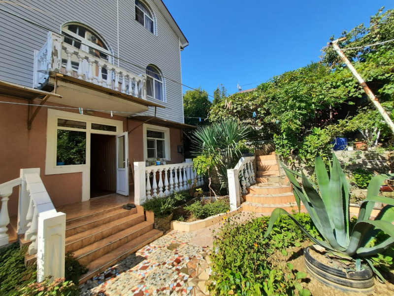 Продается уютный дом в Адлере