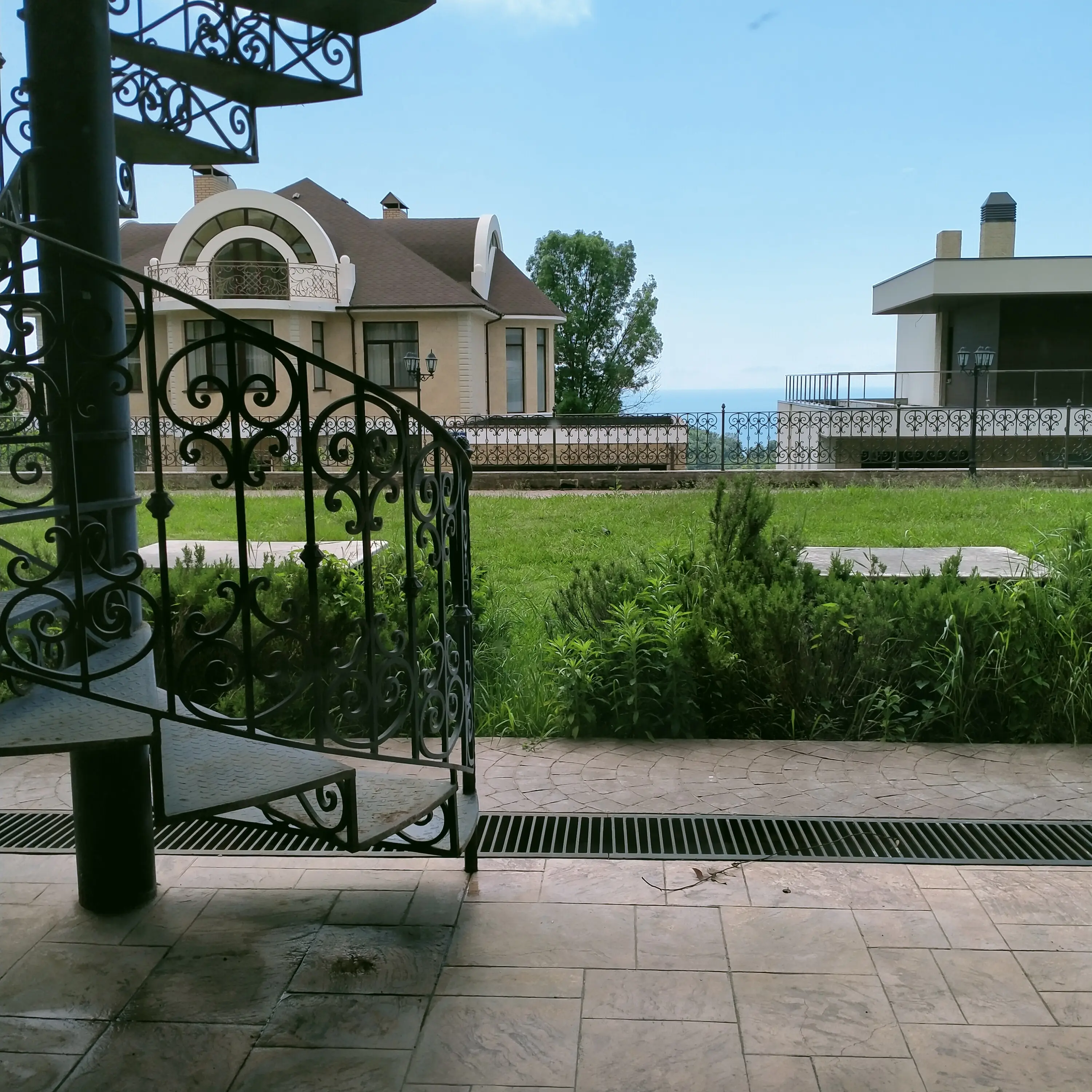 Танхаус в живописном месте с видом на море