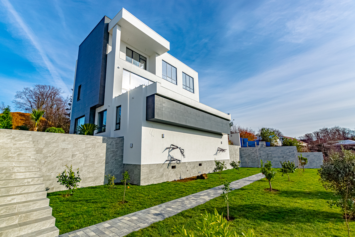 Дом в Адлере с видом на море и стадион Фишт