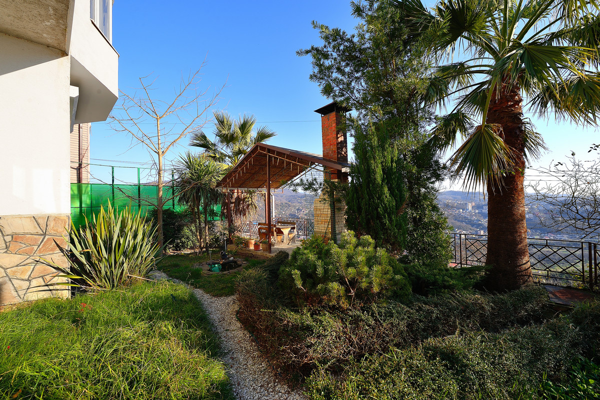 Дом с панорамным видом на горы, море и долину...