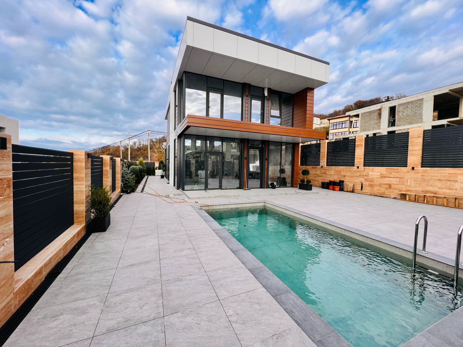 КОТТЕДЖ С ПАНОРАМНЫМ ВИДОМ НА МОРЕ В ЭЛИТНОМ ...