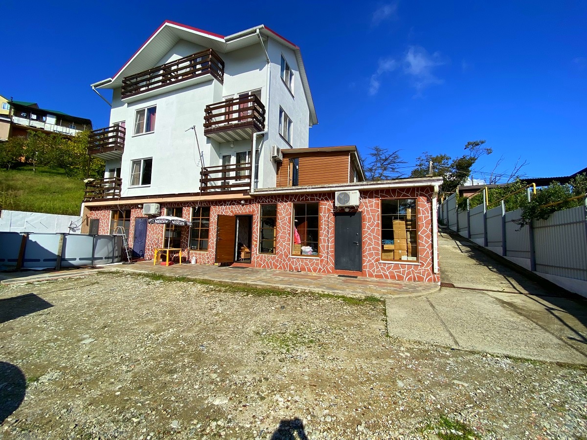 Дом для жизни и сдачи в аренду.