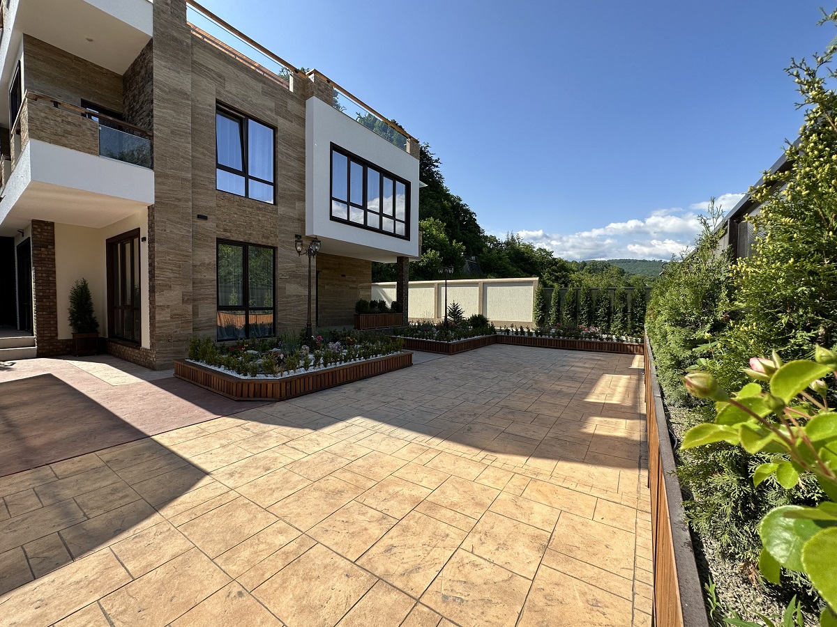 Дом с ремонтом и мебелью