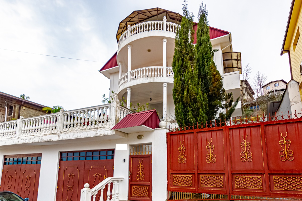 Большой семейный дом в экологически чистом ра...