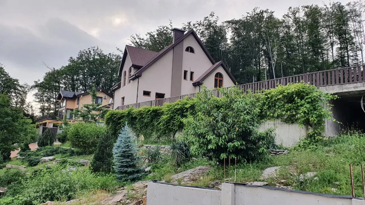 Продается шикарный дом в закрытом поселке Адл...