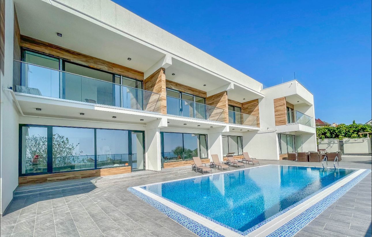 Дом с прямым видом на море