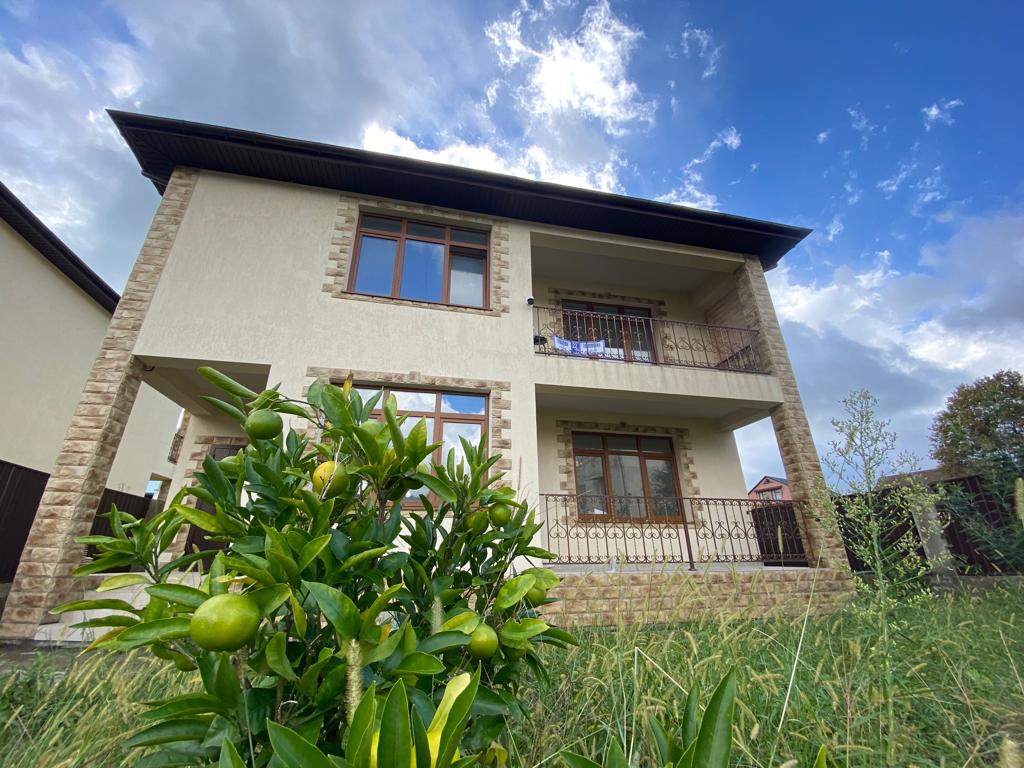 Коттедж с участком 7 соток