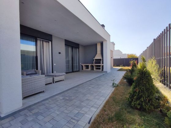 Дом с ремонтом и террасой