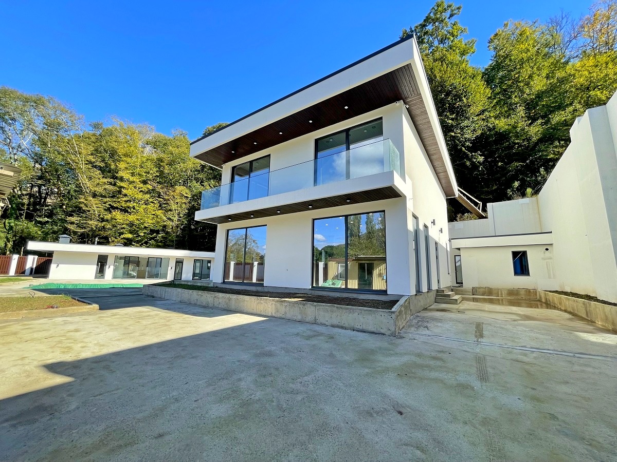 Загородный стильный дом