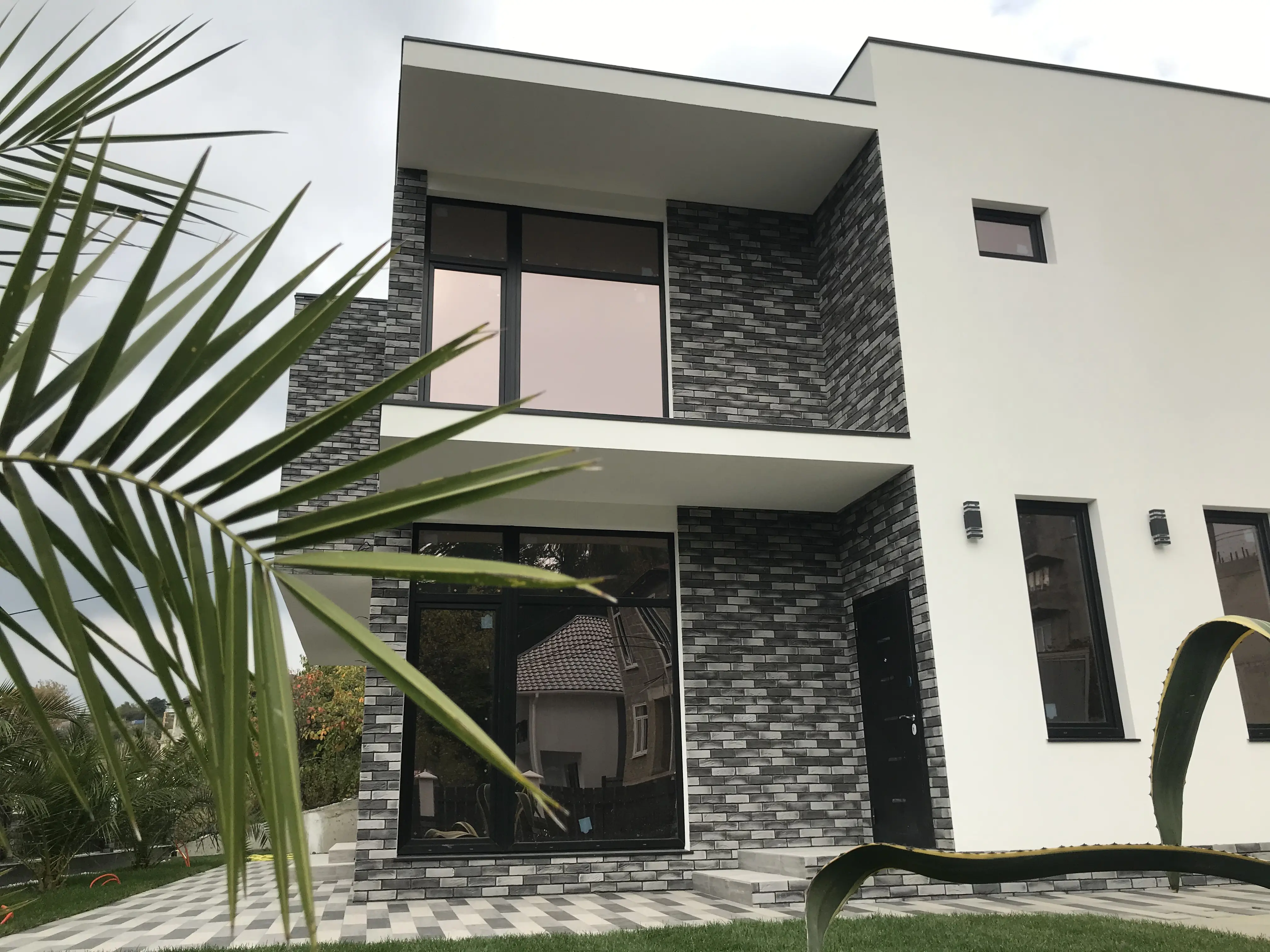 Собственный дом с видом на море