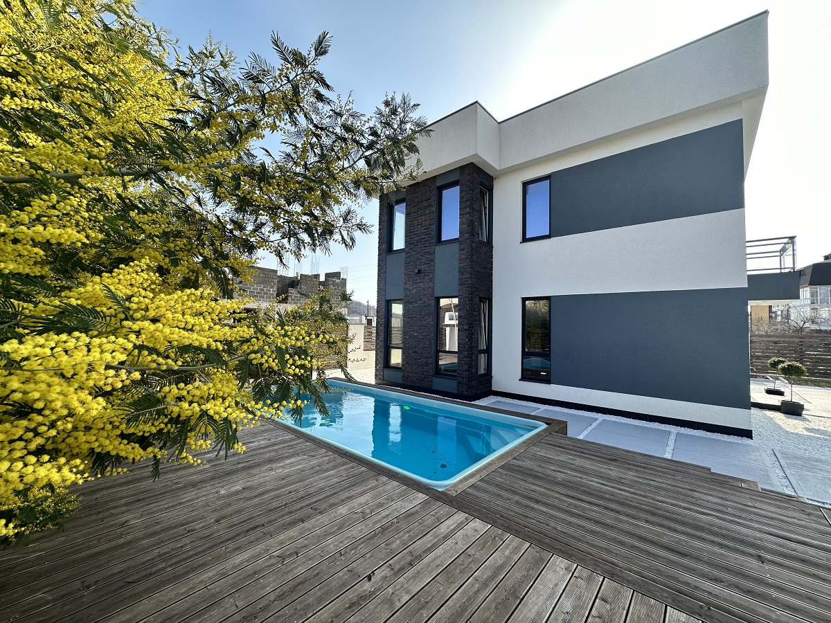 Коттеджый поселок недалеко от аэропорта