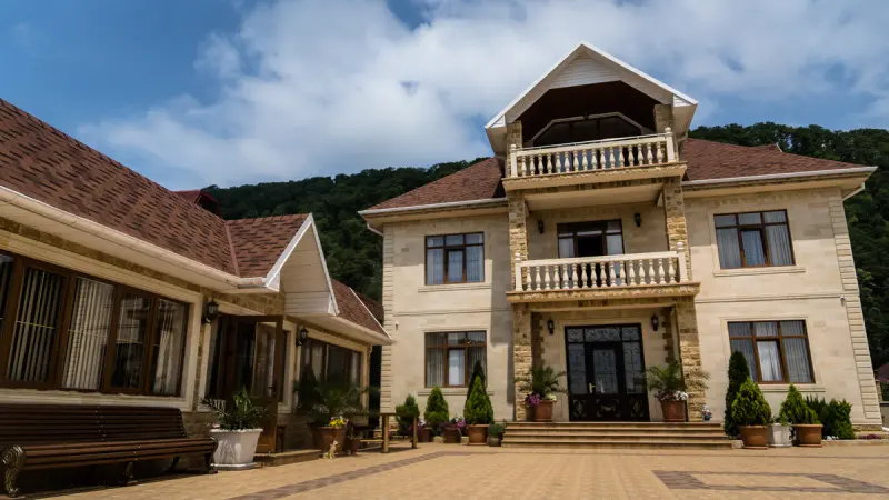 Дом с красивым видом на горы и море