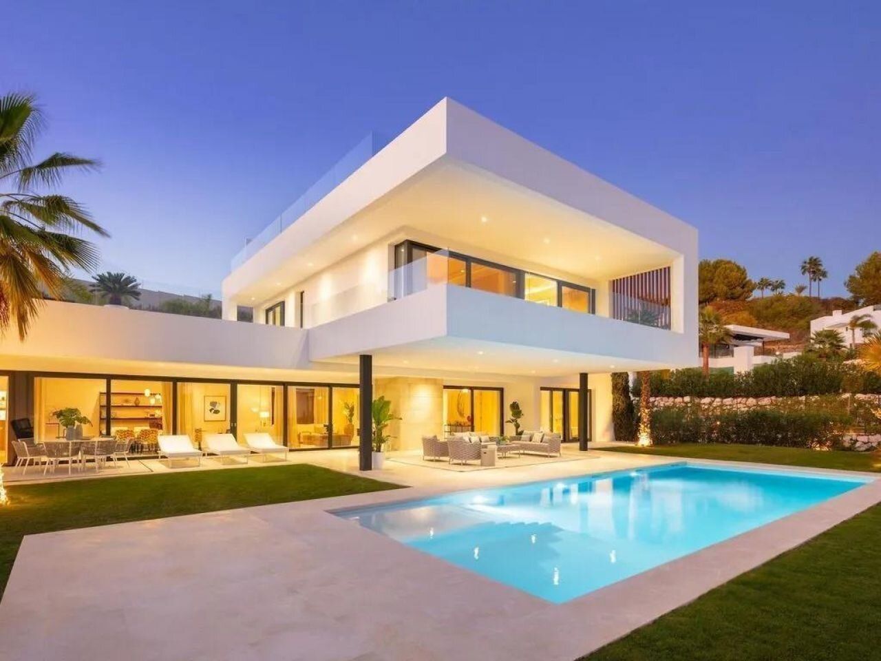 Классная вилла с панорамным видом.