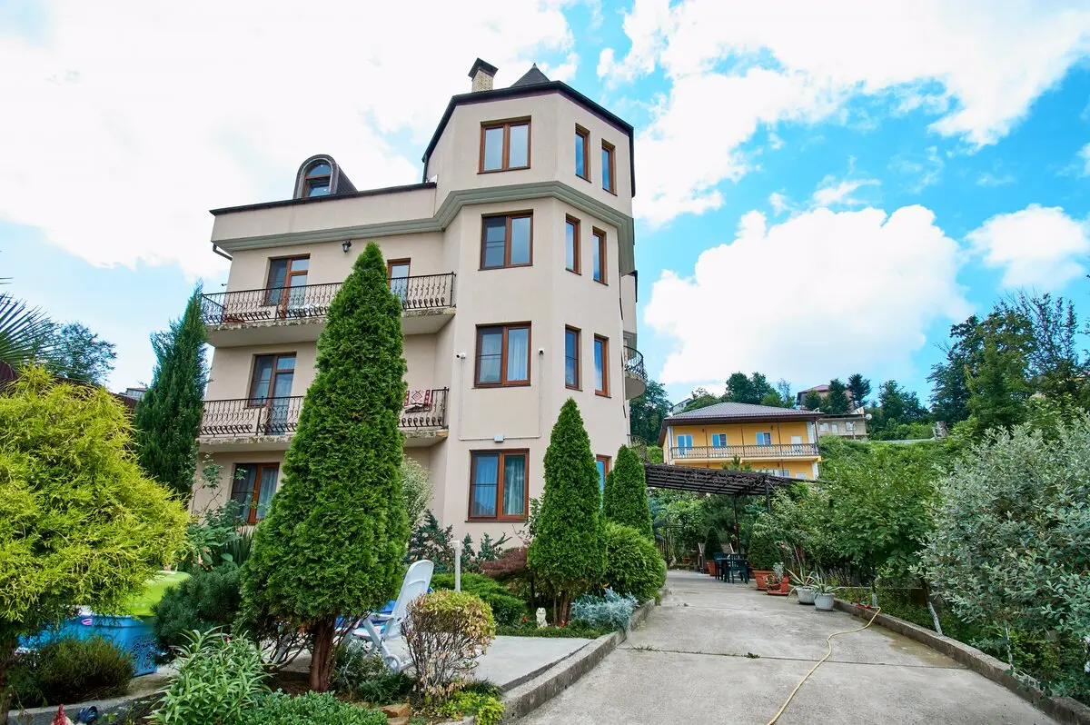 К продаже представлена шикарная 4-этажная рез...