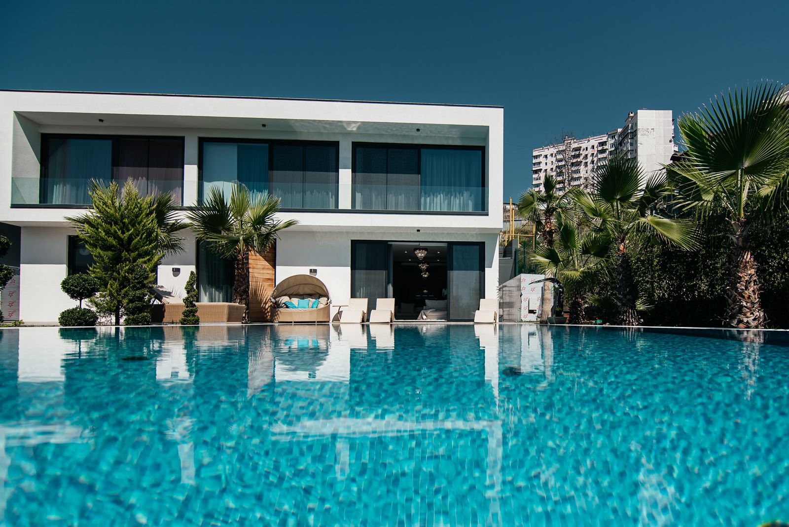 Элитный дом в 500 метрах от моря