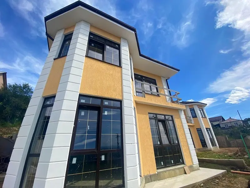 Два дома с видом на море