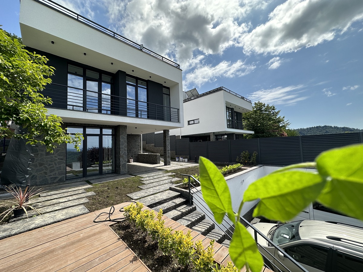 Дом с ремонтом 