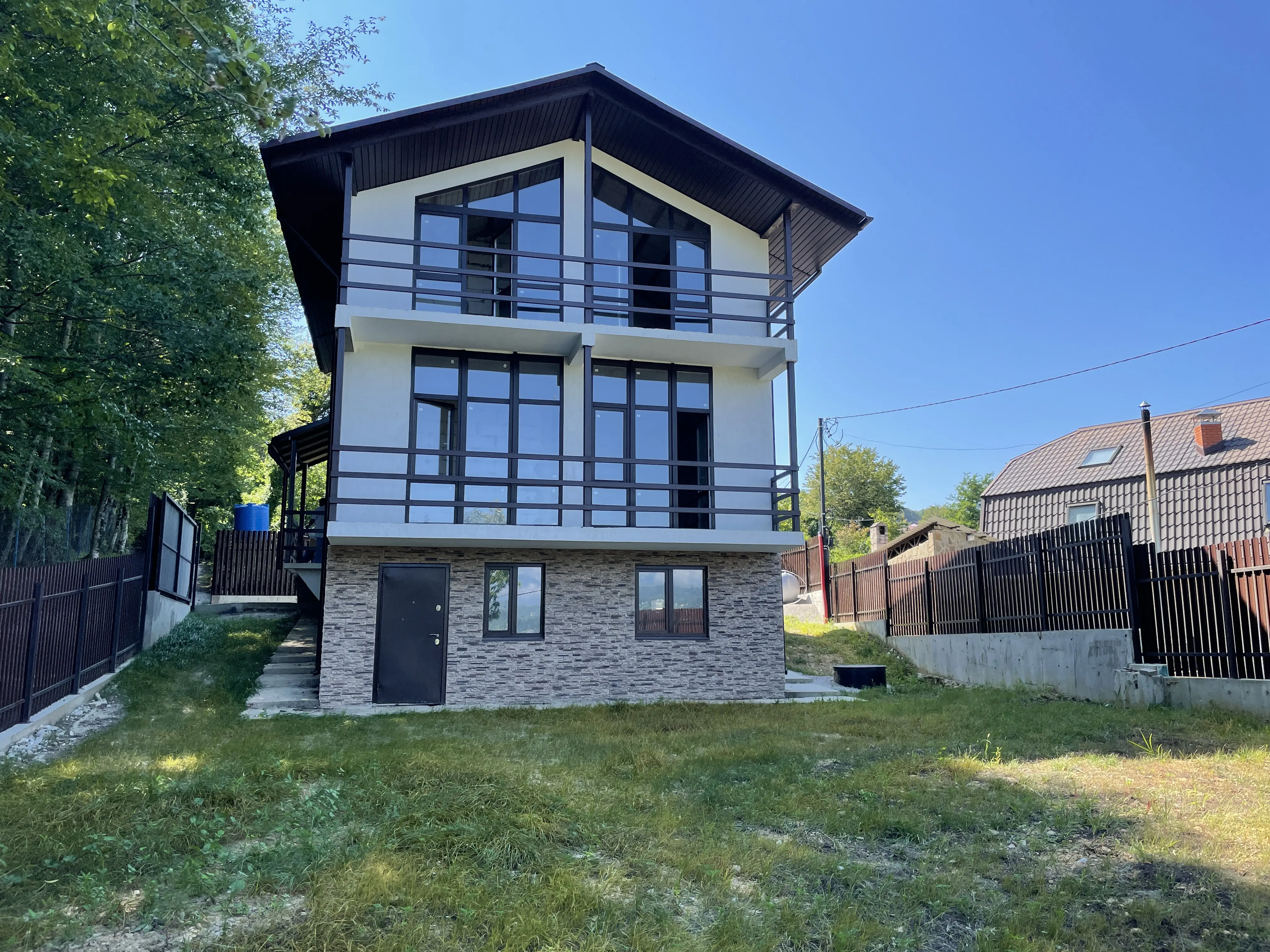 Дом с видом на горы