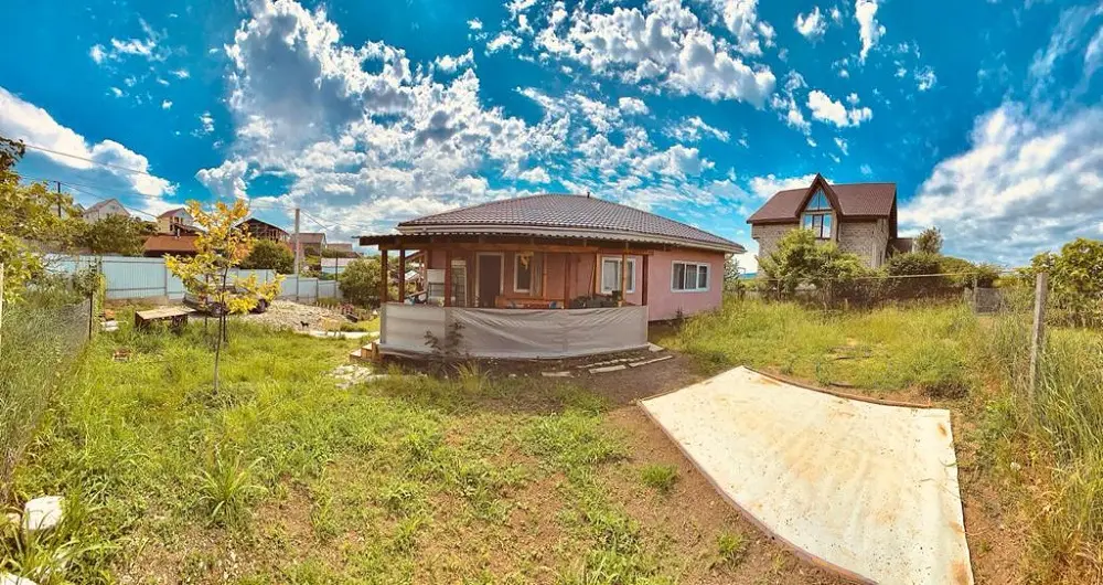 Уютный дом в красивом месте