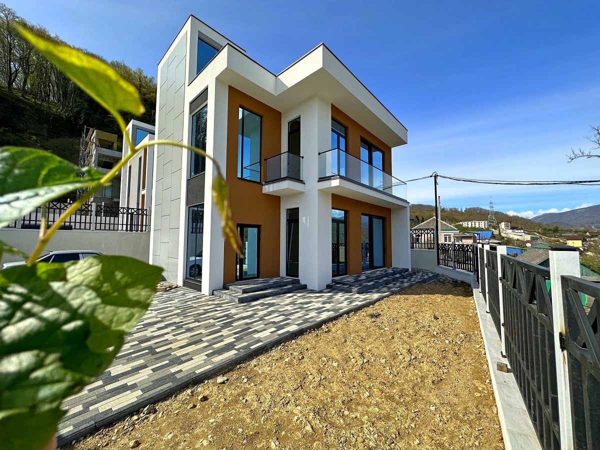 Коттеджный поселок с видом на горы