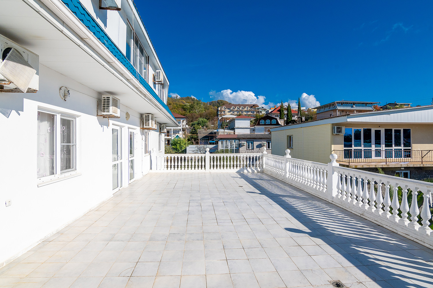 Гостиница в Лоо