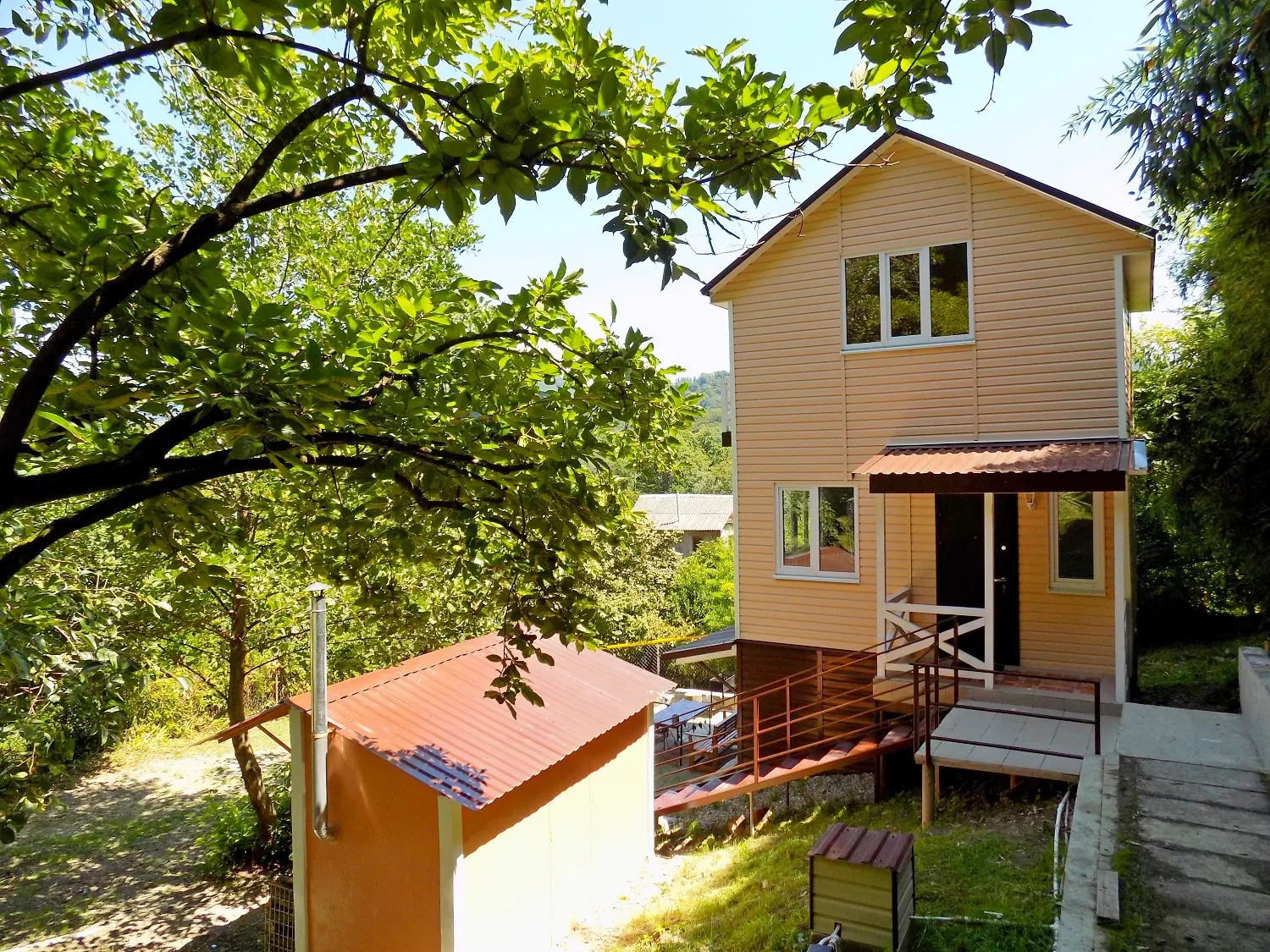 Загородный жилой дом