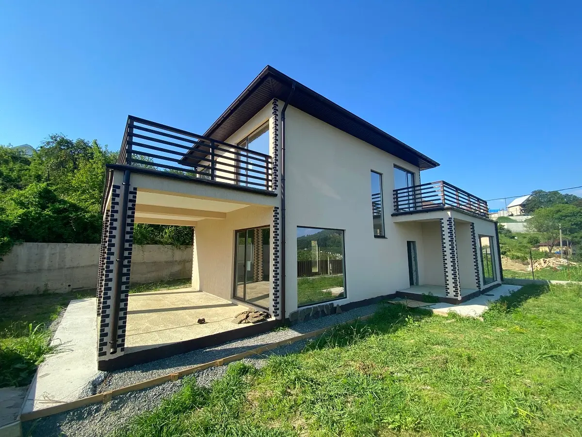 Дом в хорошем районе