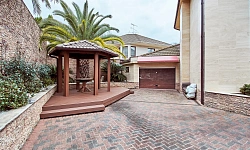 Дом с бассейном в Сочи