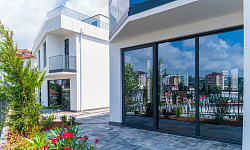 Загородный дом в городской инфраструктуре.