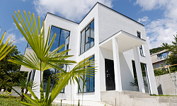 Дом с шикарным видом на море по цене двухкомн...