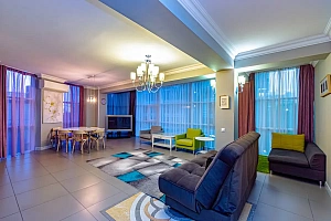 Элитная двухэтажная квартира у моря с зоной о...