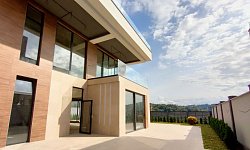 Коттедж с видом на взлетную полосу