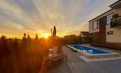 Дом с бассейном и банным чаном