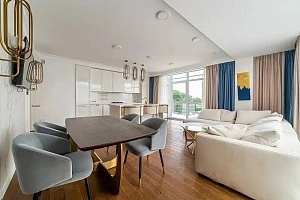 Четырехкомнатная квартира в Сочи с видом на м...