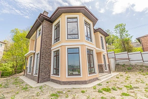 Дом с видом на море и горы