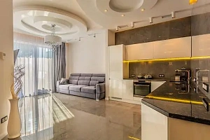 Продам 3-х комн. апартаменты в Сочи у моря 