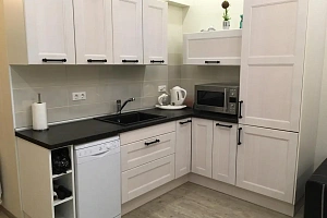 Полноценная трехкомнатная квартира в доме биз...