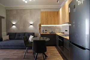 Видовая квартира с дизайнерским ремонтом на б...