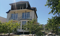 Дом с видом на Кавказские горы и долину