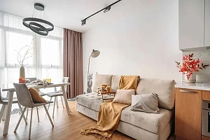 До морского порта - рукой подать