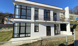 Дом с ремонтом и красивым видом