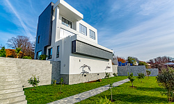 Дом в Адлере с видом на море и стадион Фишт