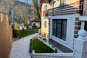 Дом граничащий с лесом!