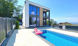 Коттедж с красивым видом