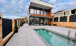 КОТТЕДЖ С ПАНОРАМНЫМ ВИДОМ НА МОРЕ В ЭЛИТНОМ ...